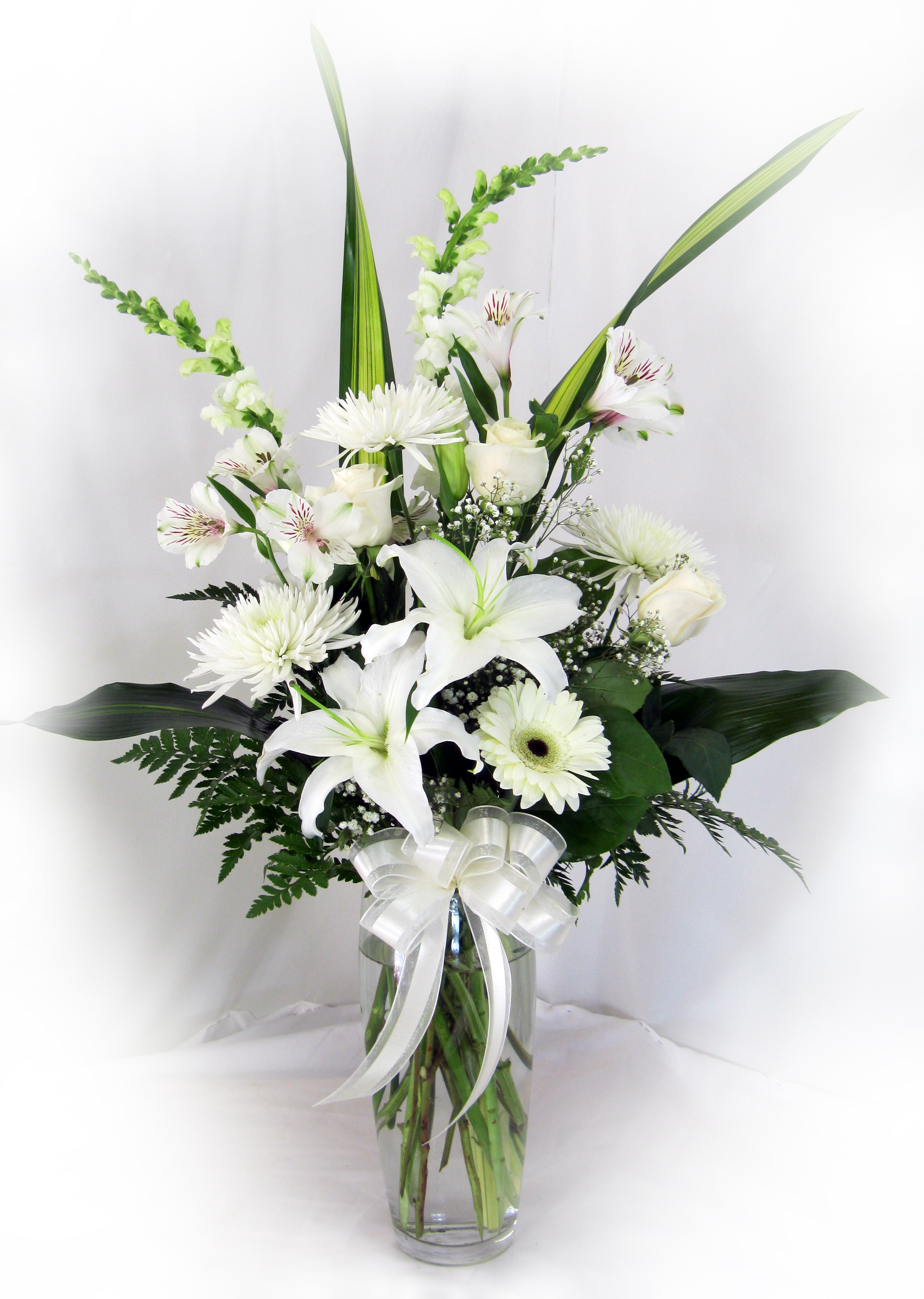  Vase  de fleurs  vari es blanches Maison Montcalm Fleuriste